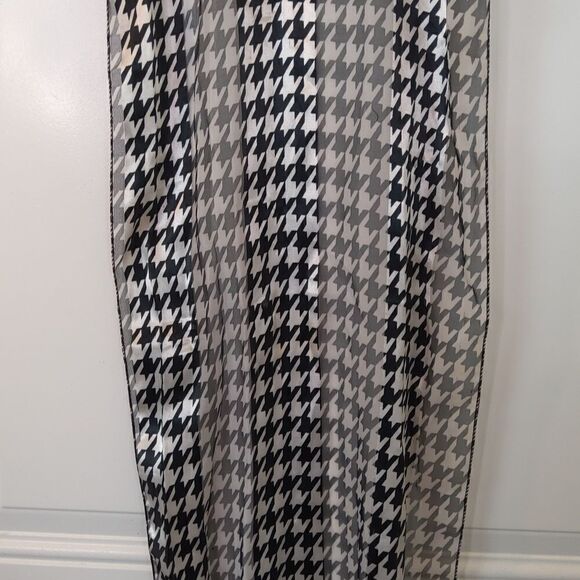 (3/$22) Black and white houndstooth print polyester scarf - Picture 4 of 7
